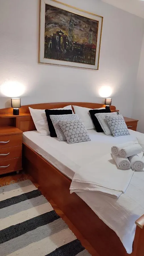 Apartment Deluxe Apartman Pervan Split