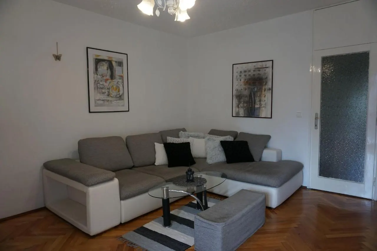 דירה ספליט Deluxe Apartman Pervan