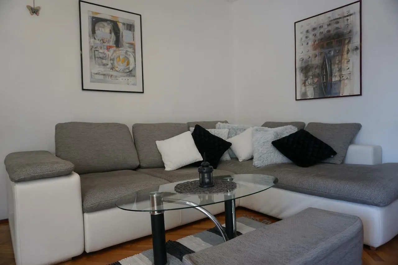ספליט Deluxe Apartman Pervan 0*,